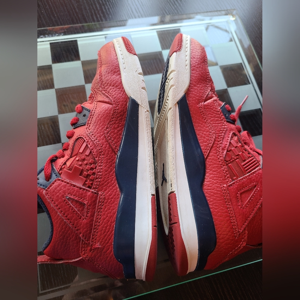 Kids Nike Jordan's 2y Red Sneakers - Picture 9 of 15